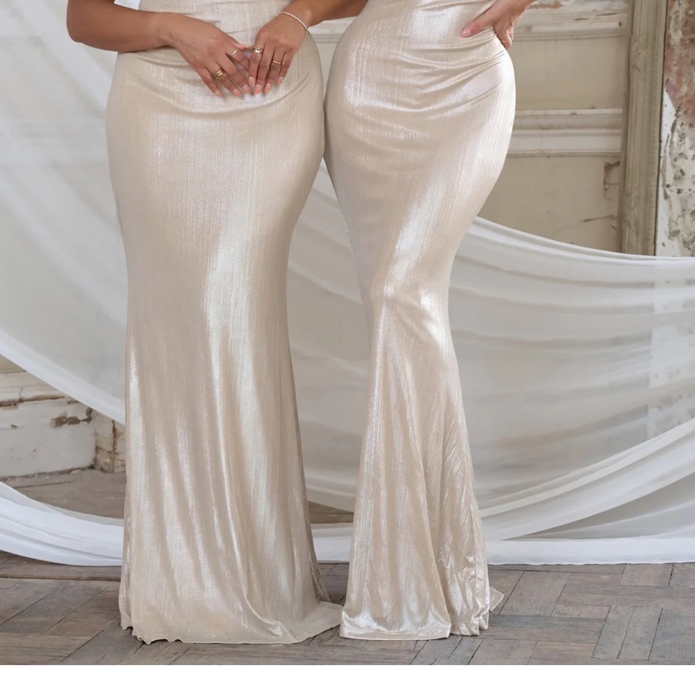 Gown - Picture 4 of 4